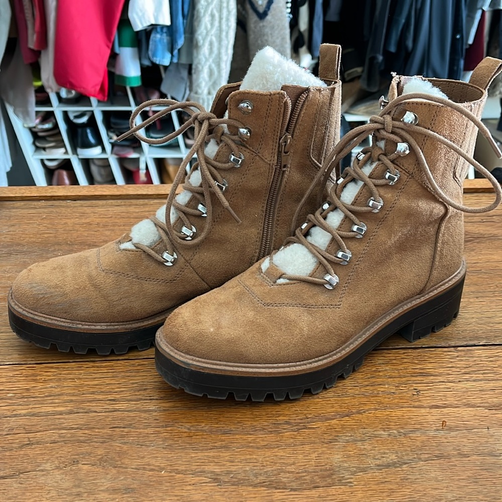 American Eagle Lace up boots